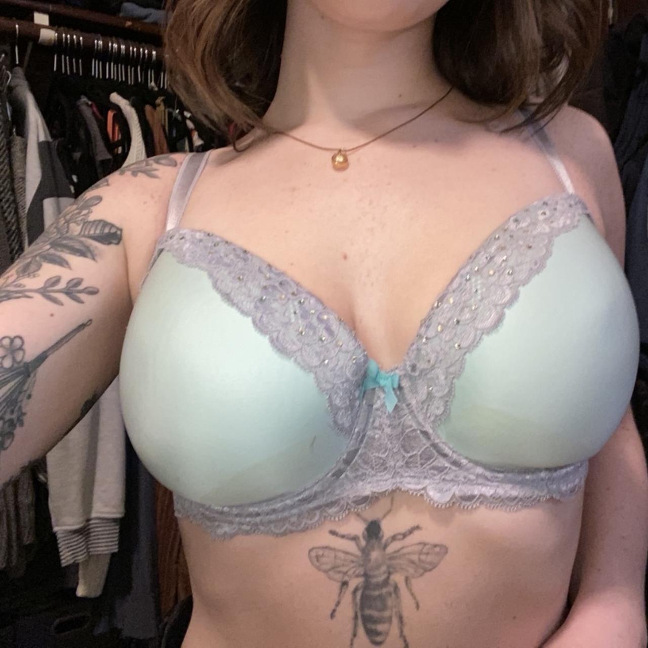 Victoria’s Secret bra size 34DDD (34F, wasn’t able