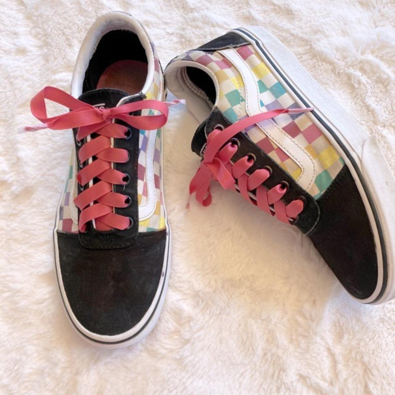 Black and pink checkerboard vans old skool best sale