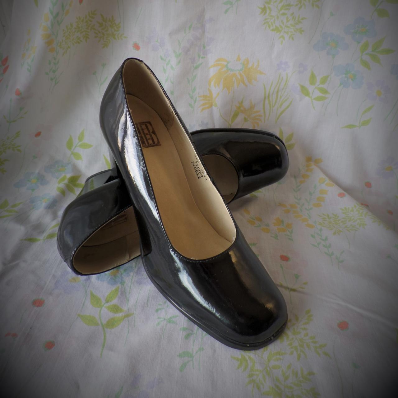 90s black chunky heels