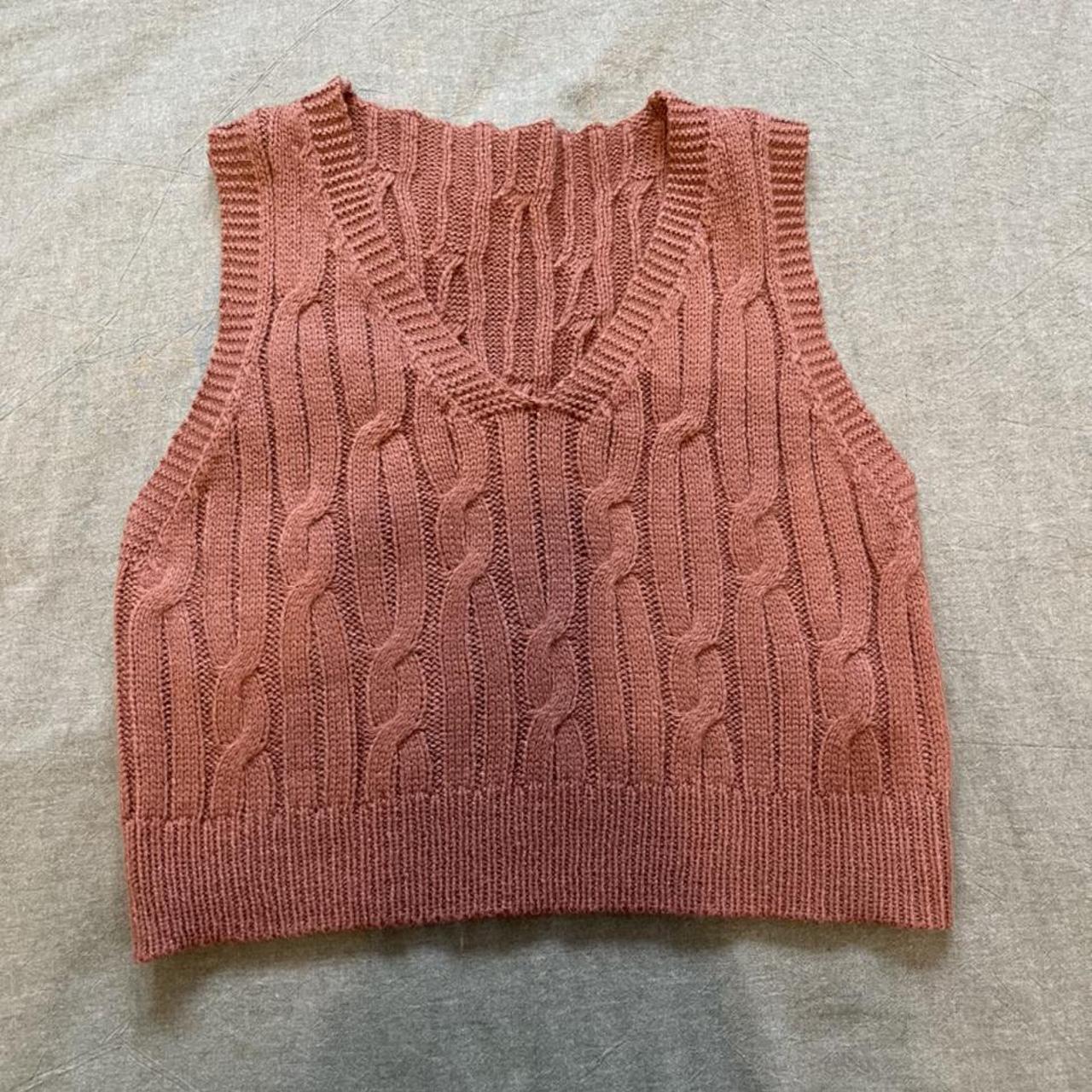 Product Image 2 - Cable knit sweater vest
Size S
Color