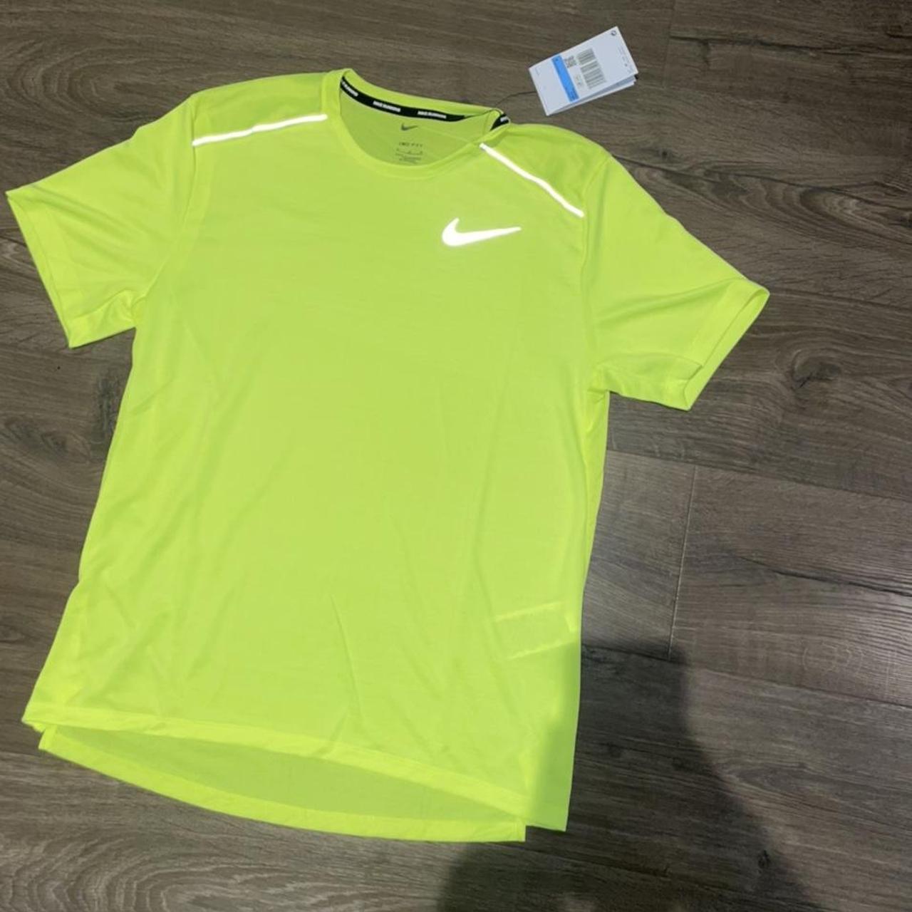 Nike Men's Yellow and Green T-shirt | Depop