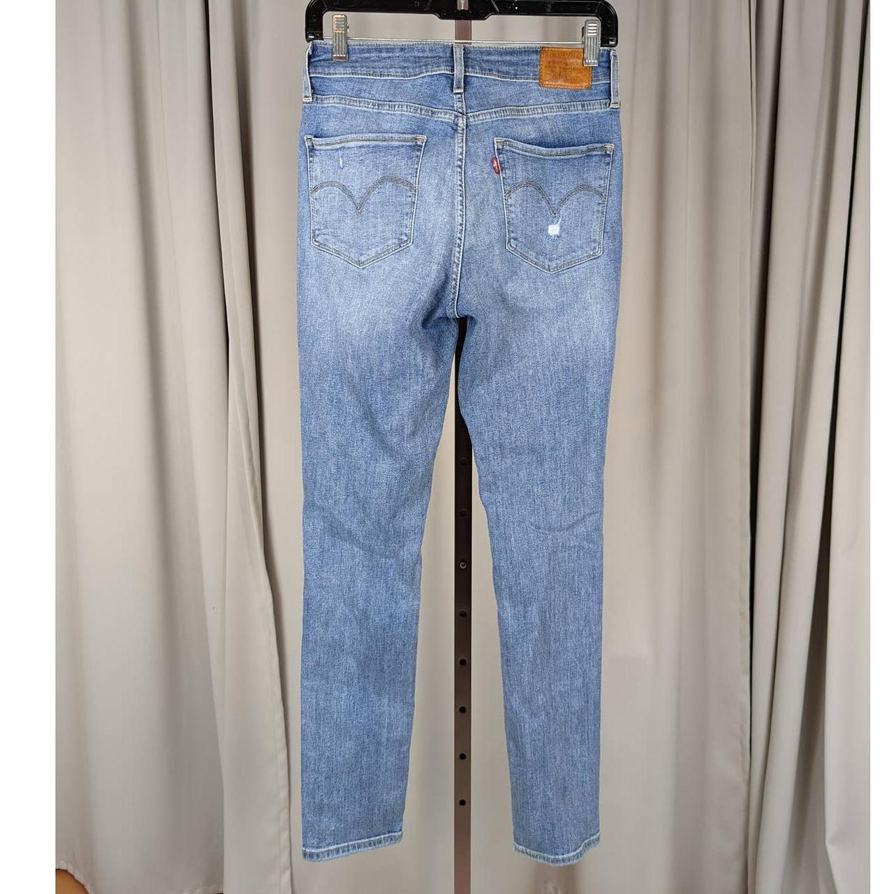 Levi's 721 High Rise Skinny Jeans Light Wash Size... - Depop