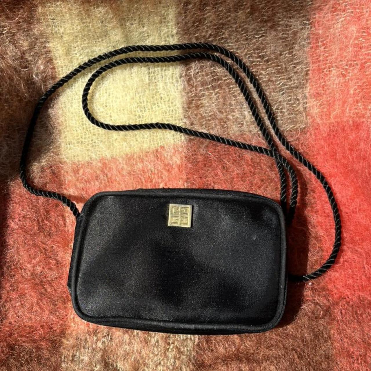 Antigona Micro leather tote bag in black - Givenchy | Mytheresa