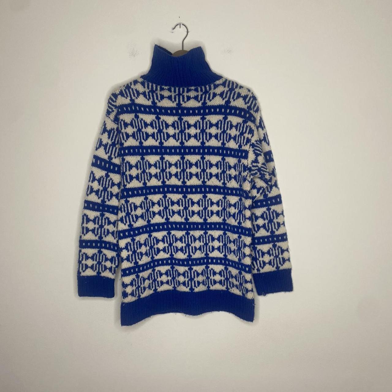 Men's White and Blue Jumper | Depop