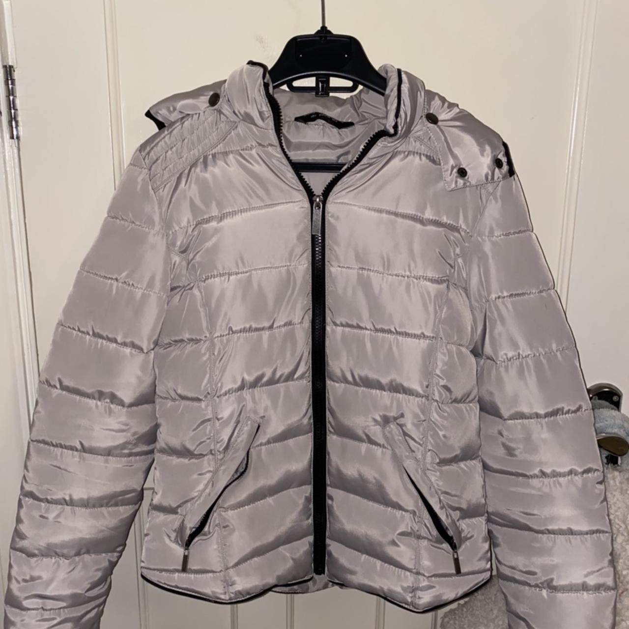 DOROTHY PERKINS GREY PUFFER COAT Worn a lot but... - Depop