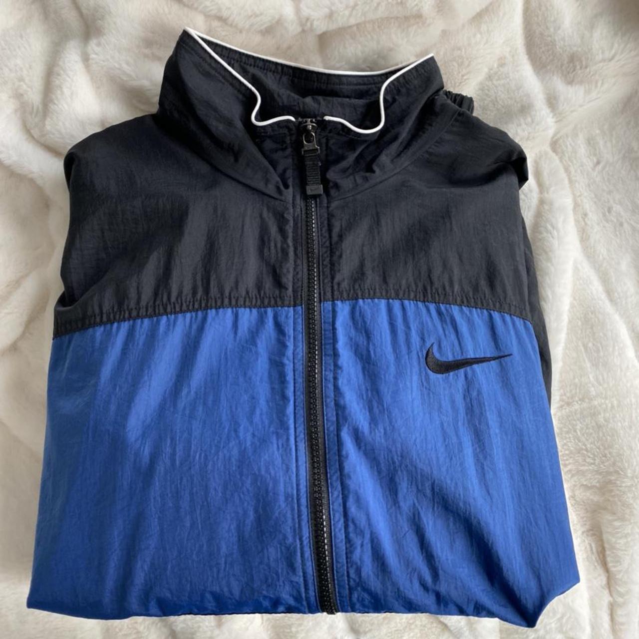 vintage 90s nike zip up windbreaker, size M but fits... - Depop