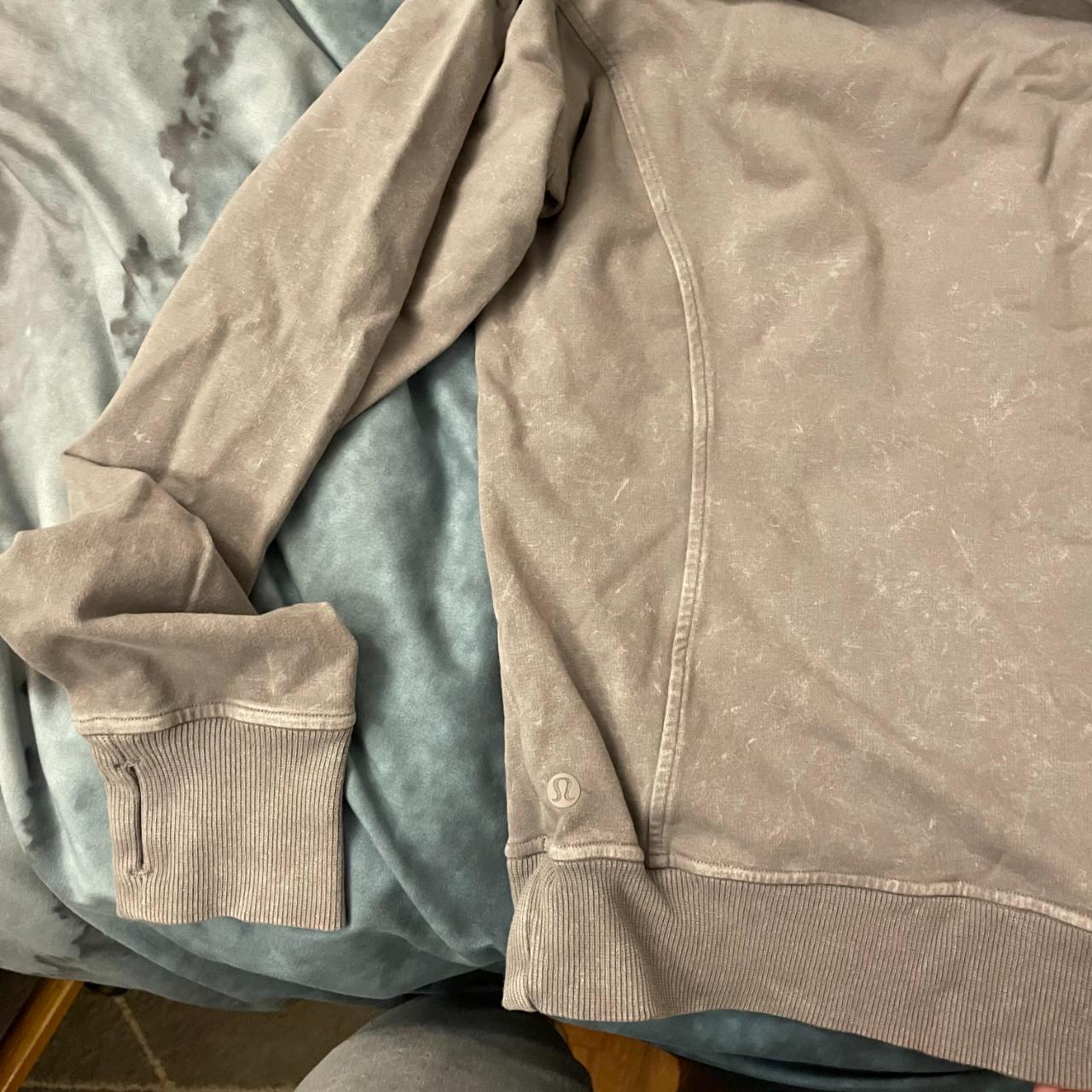 Lululemon Women's Grey and Purple Hoodie (4)