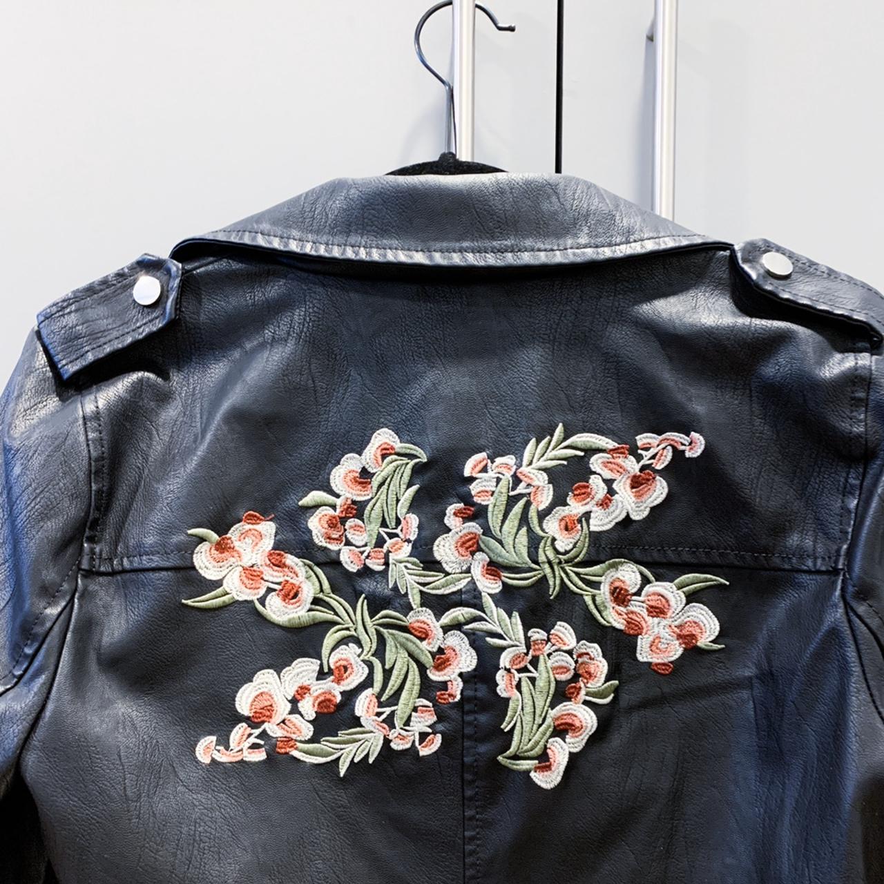 Flowers and leather jacket! A beautiful fuex leather - Depop