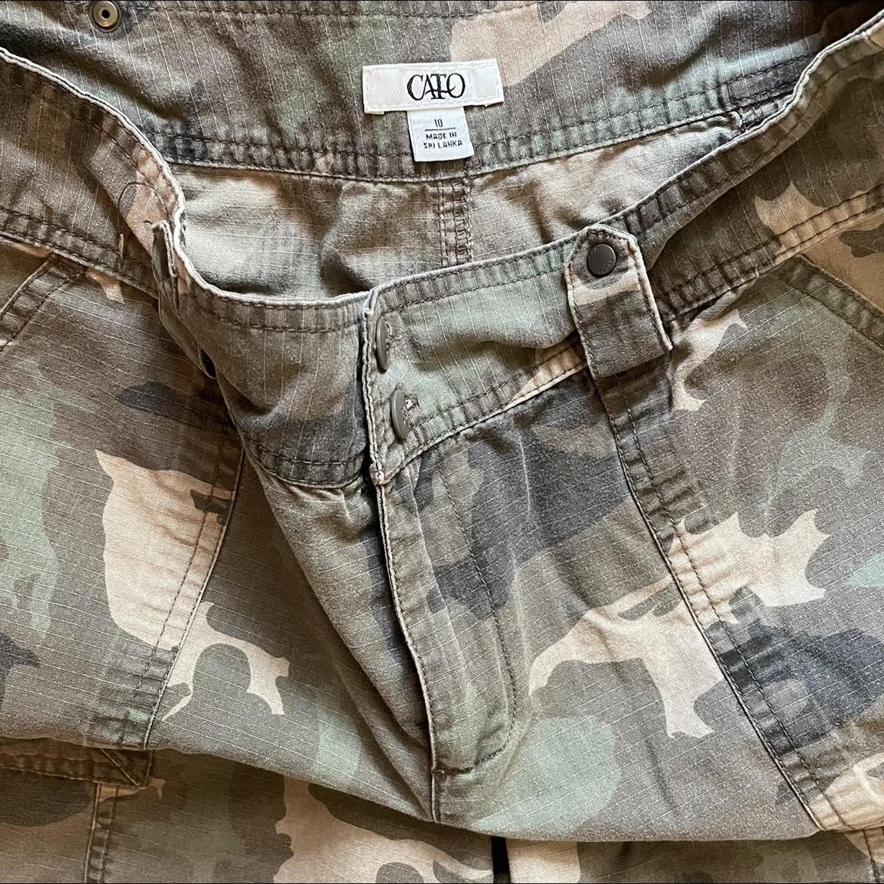 Cami Cargo Capri Pants pair of camo capri cargo... - Depop