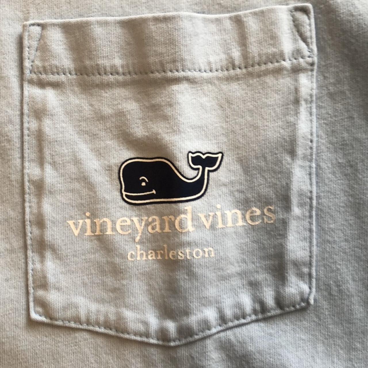 Vineyard vines preppy pocket tee Like brand new.... - Depop