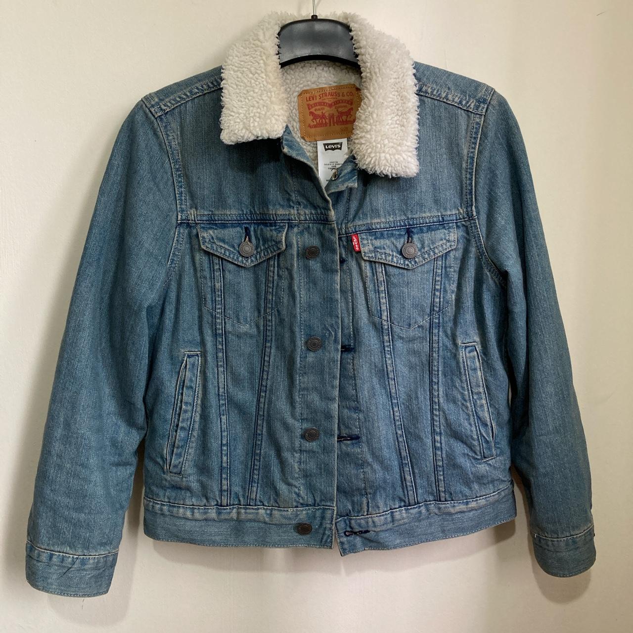 Petite Levi’s blue denim jacket with fur/borg/teddy... - Depop