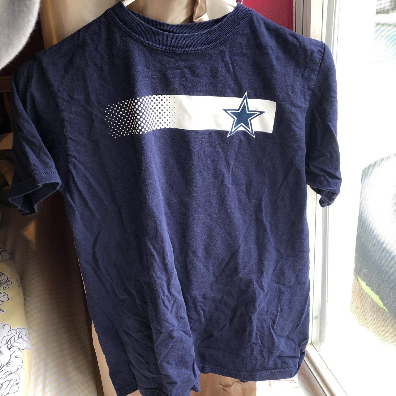 Navy Dallas Cowboys shirt! The front has a cute - Depop