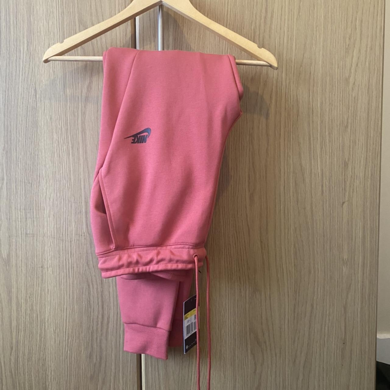 Pink nike sweatsuit men's hot sale