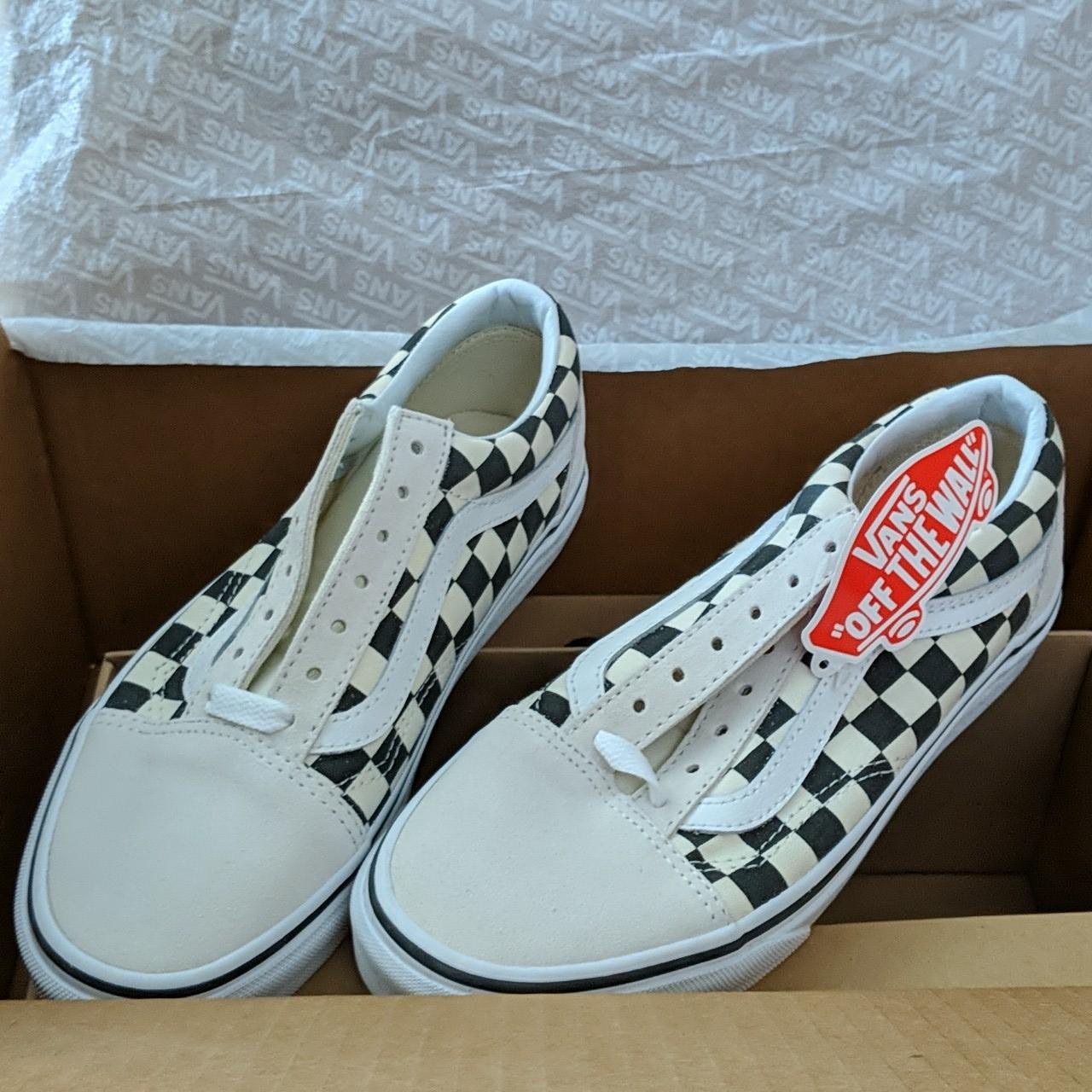 vans laces tucked in