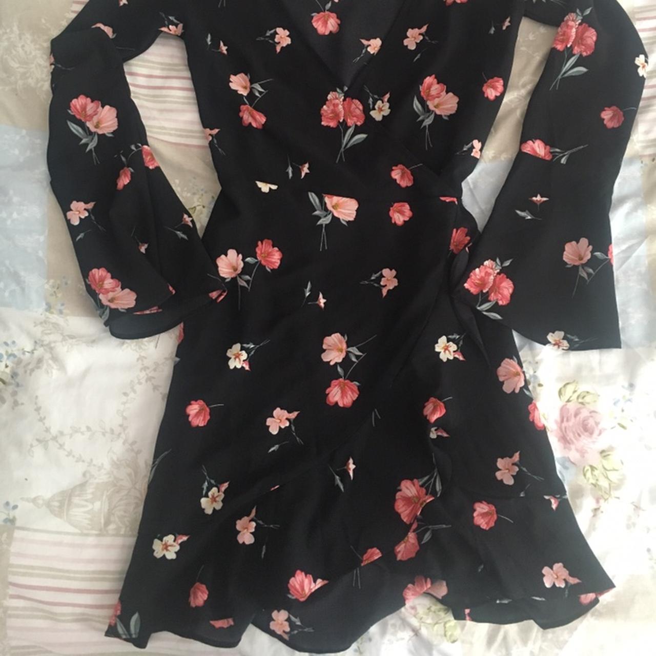 H&m black clearance dress with flowers