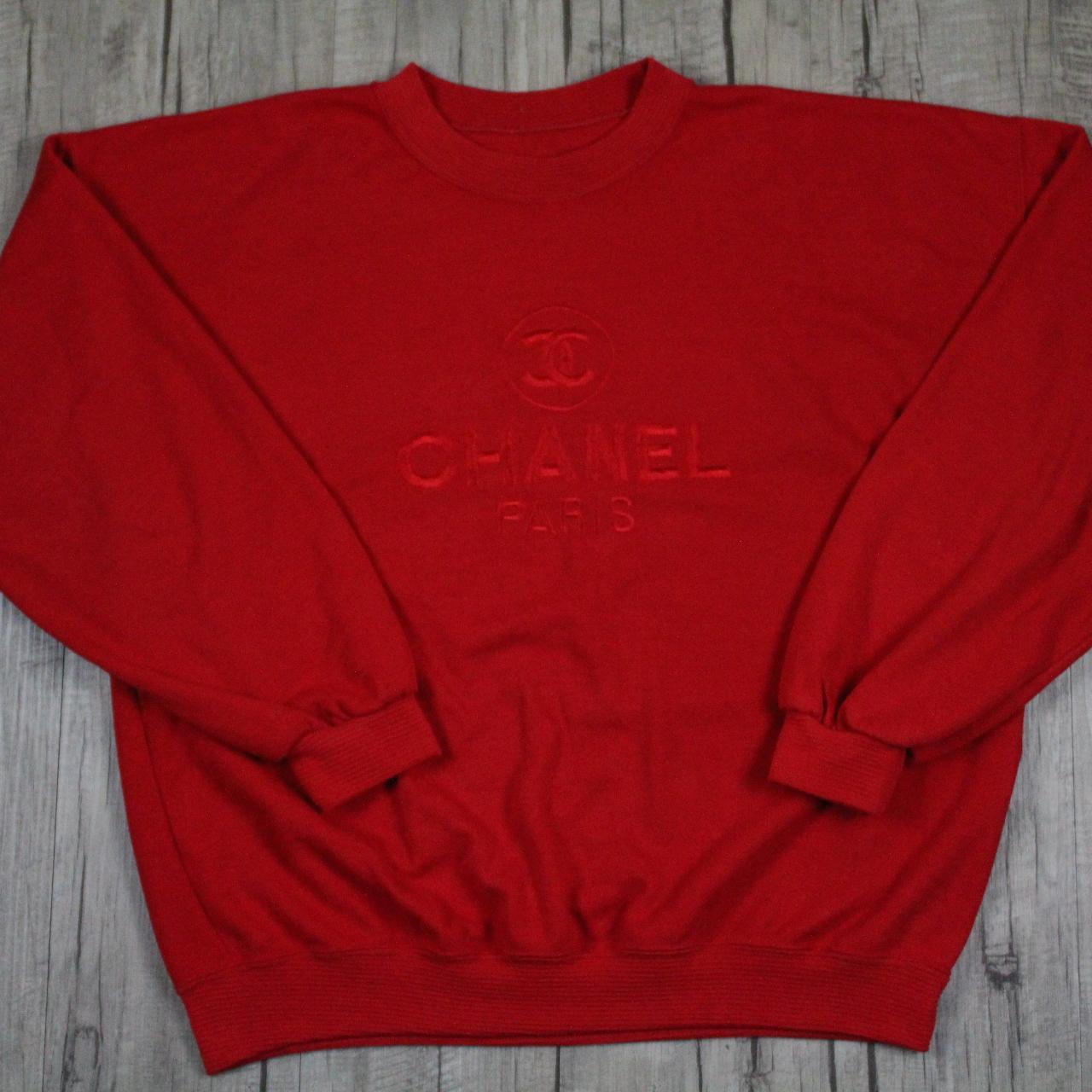 Chanel crewneck-sweatshirt - Depop