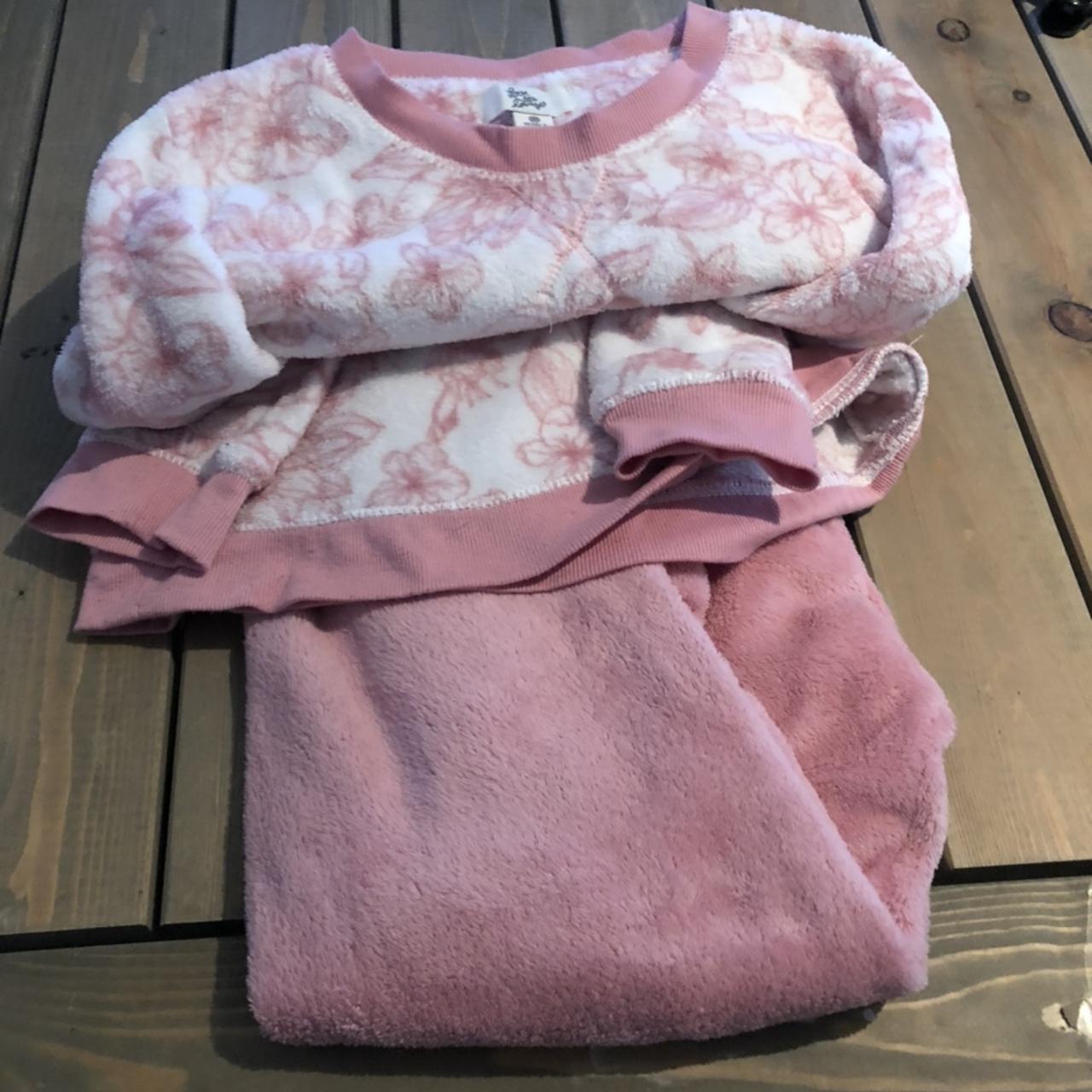 Primark pink and white pyjamas perfect for the cold... Depop
