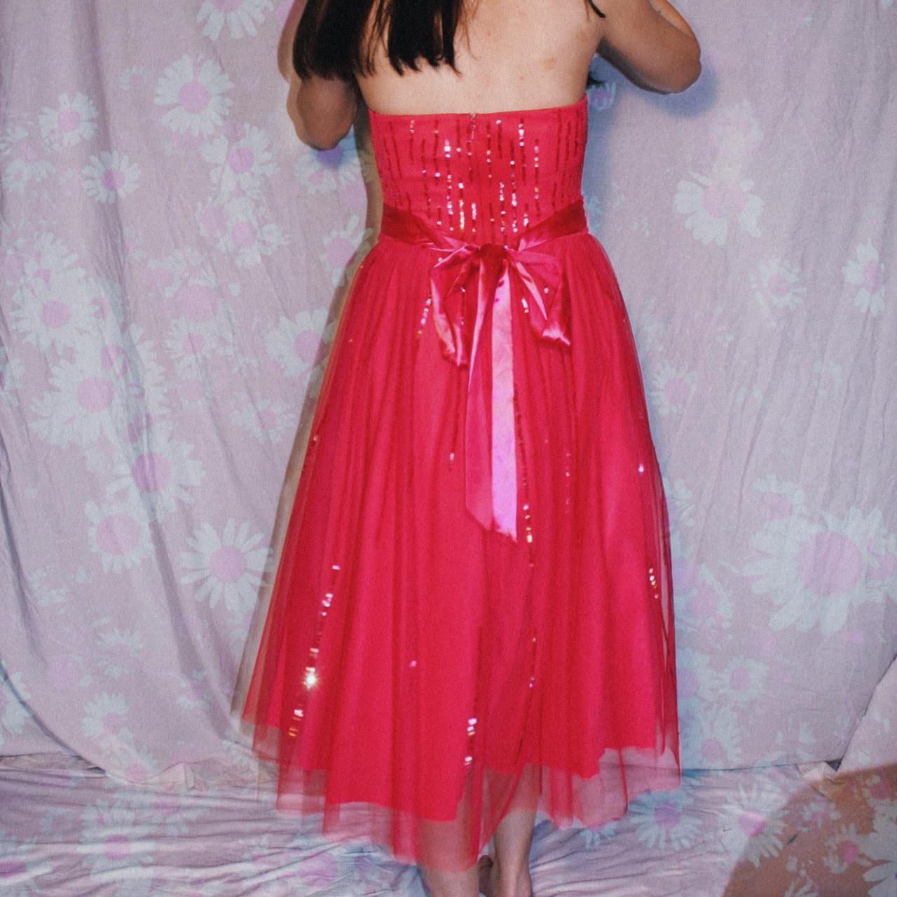 Pink poofy prom dress with sparkles 💖 𝘿𝙀𝙏𝘼𝙄𝙇𝙎 ☾... Depop