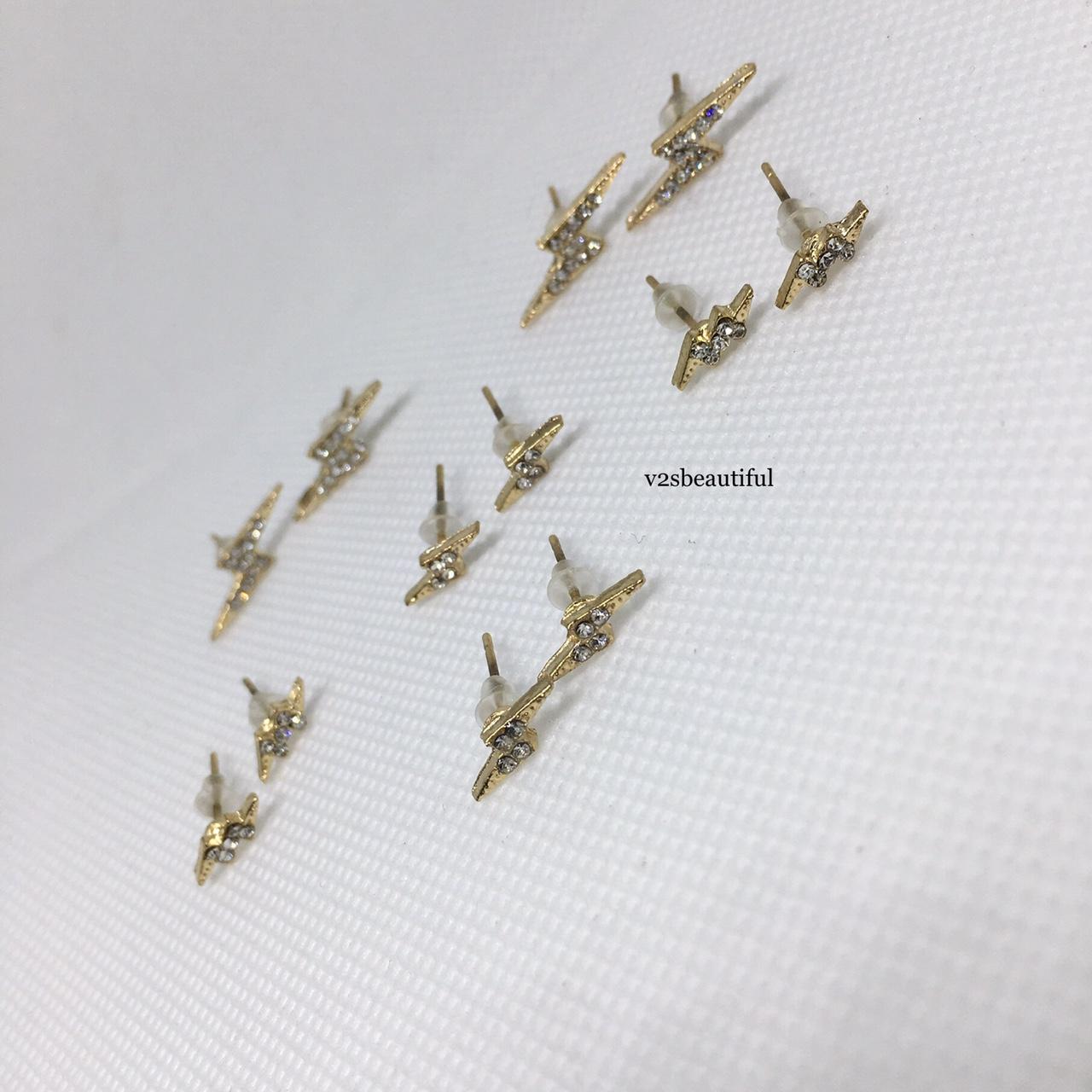 This 6 Pairs Of Gold Lightning Bolt Earrings Set New Depop   P0 