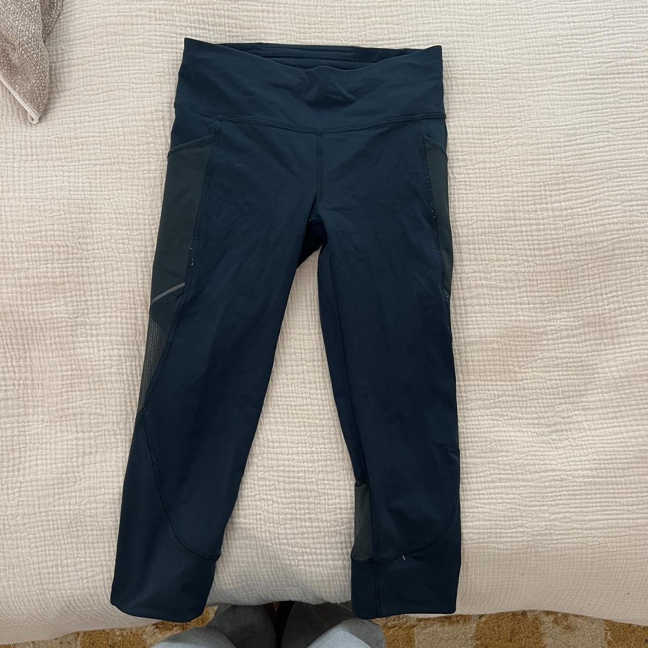 Lululemon Women's Blue and Navy Leggings | Depop