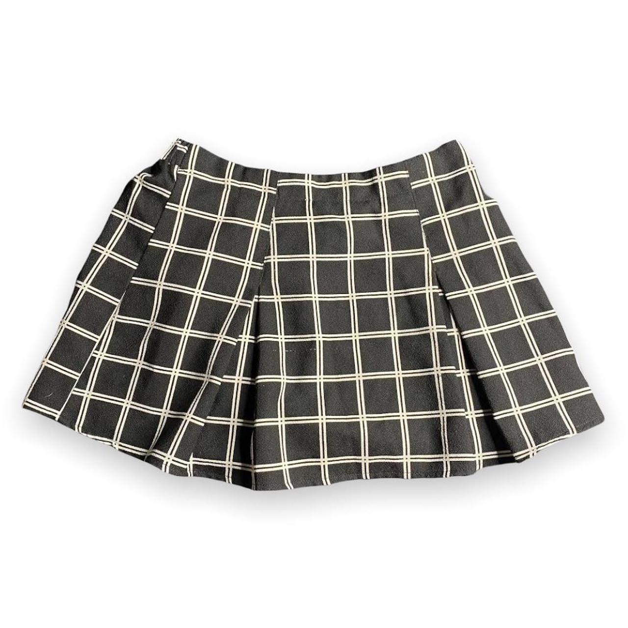 Cute black white skirt Size XS y2k bnw