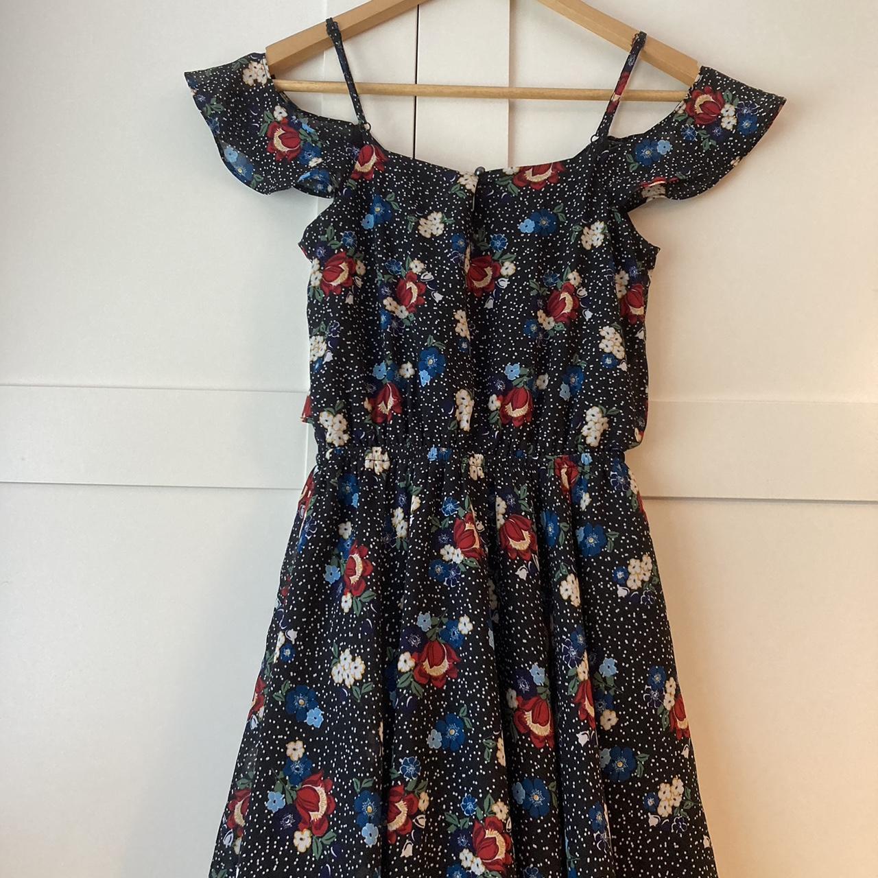 black floral new look mini dress girls age 13 ish... - Depop