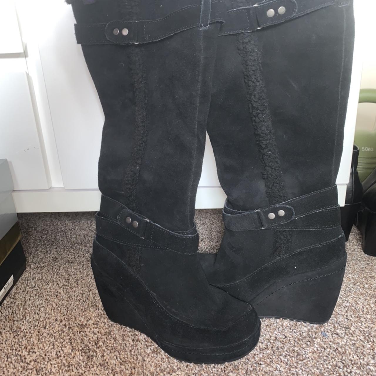 Never worn, wedge winter boot Depop