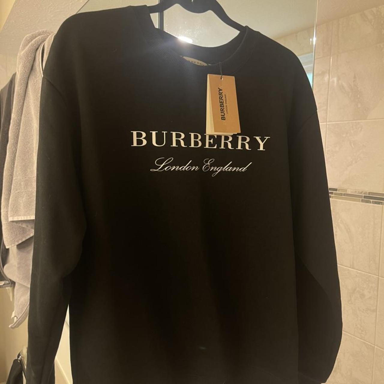 Burberry sweater - Depop