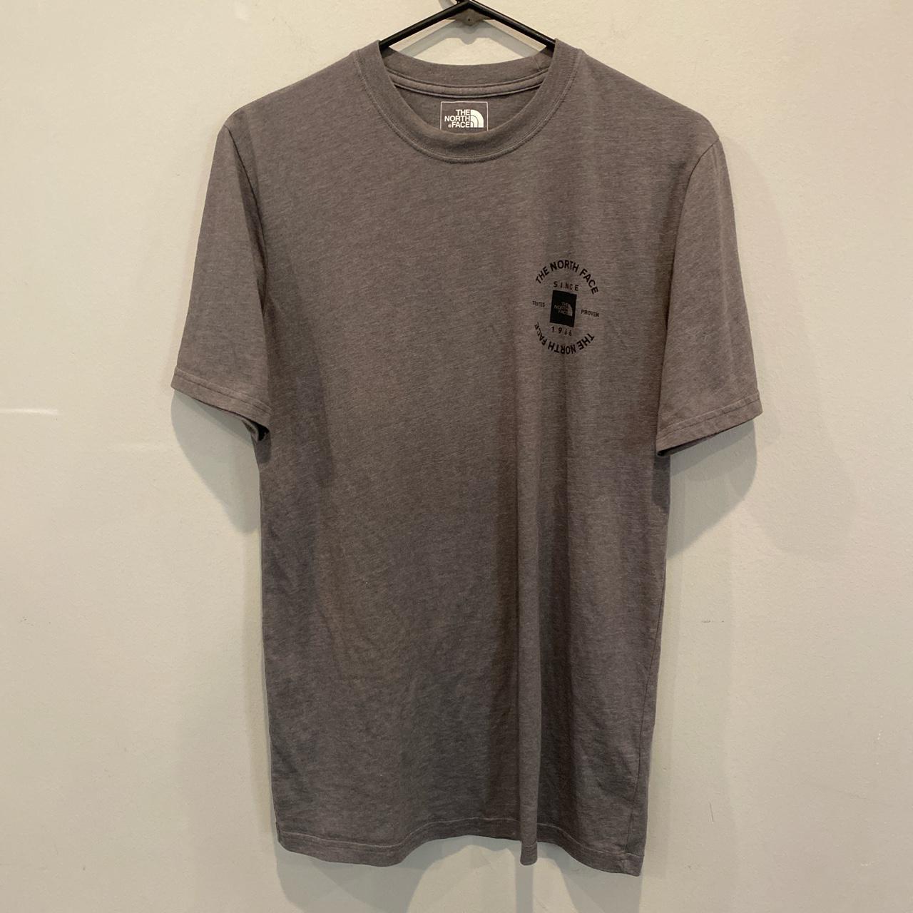 The North Face Men's Grey and Black T-shirt | Depop