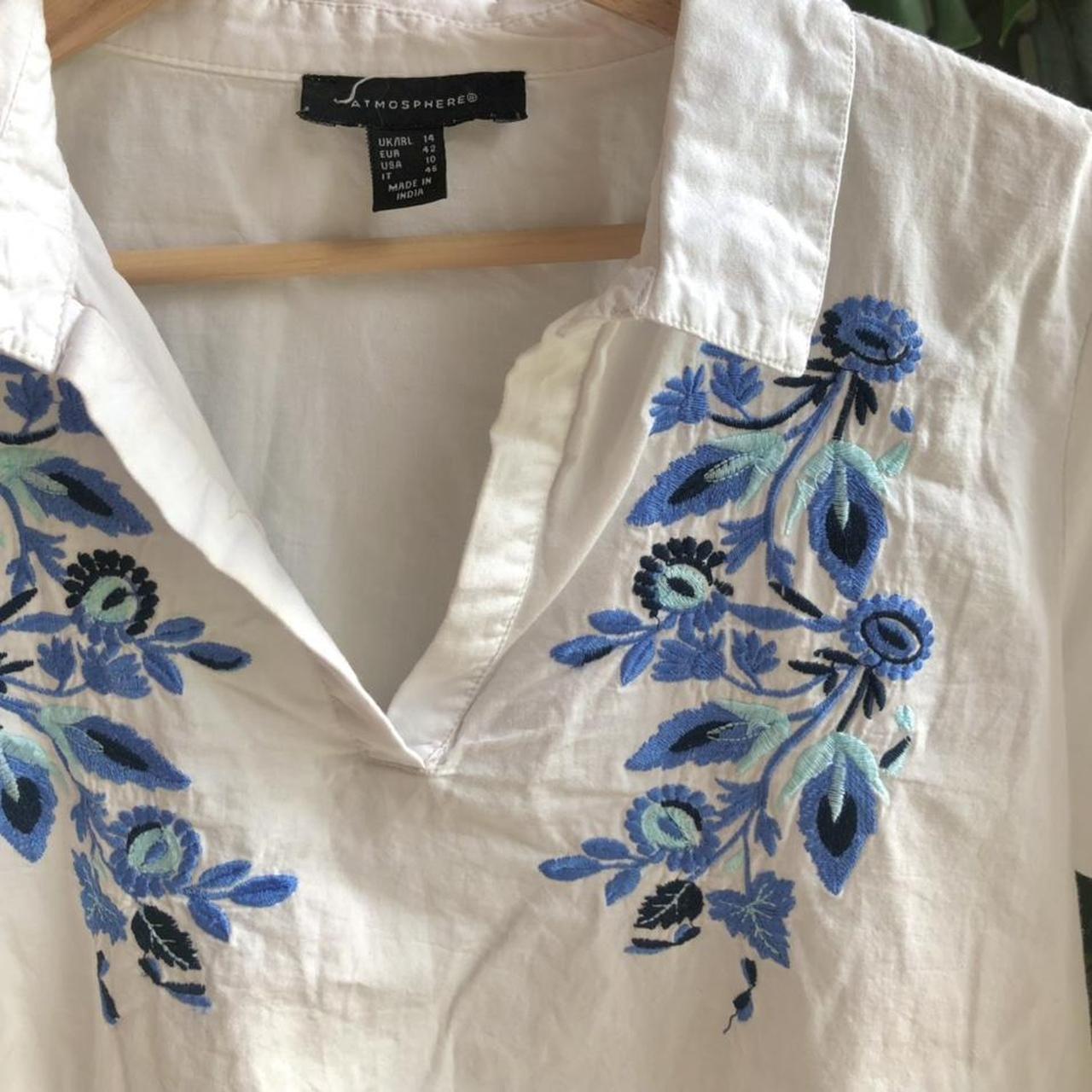 Selling this summery white shirt with such pretty... - Depop