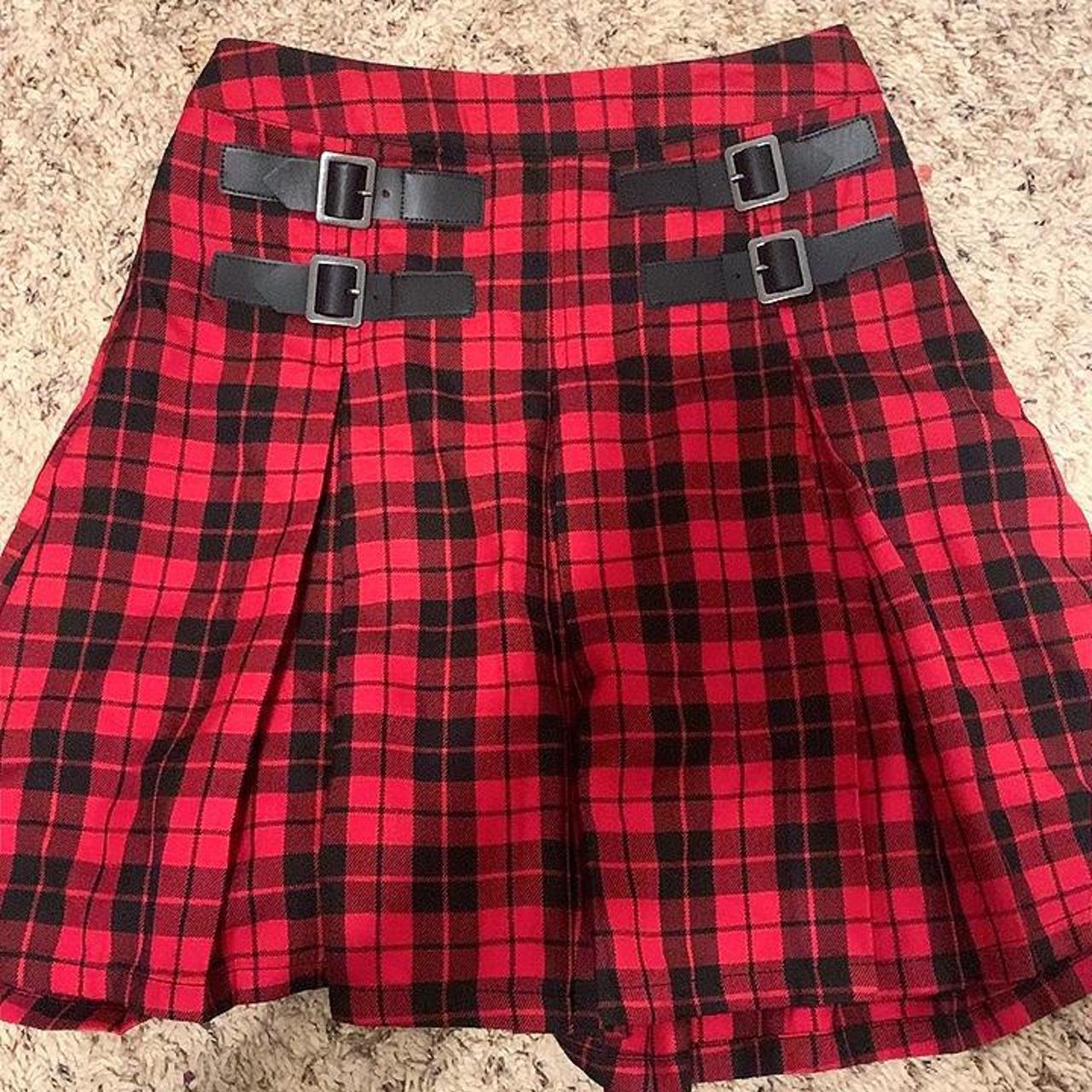 hot topic plaid skirt!! super cute but just didn't... - Depop