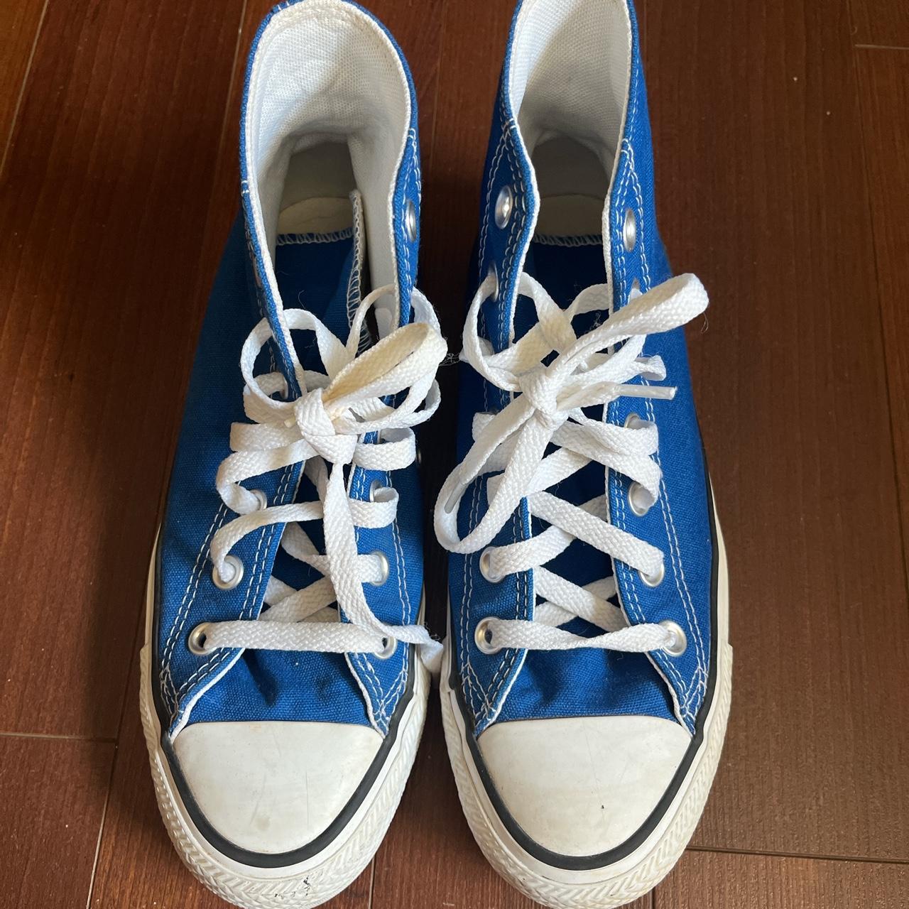 Converse Men's Blue and White Trainers | Depop