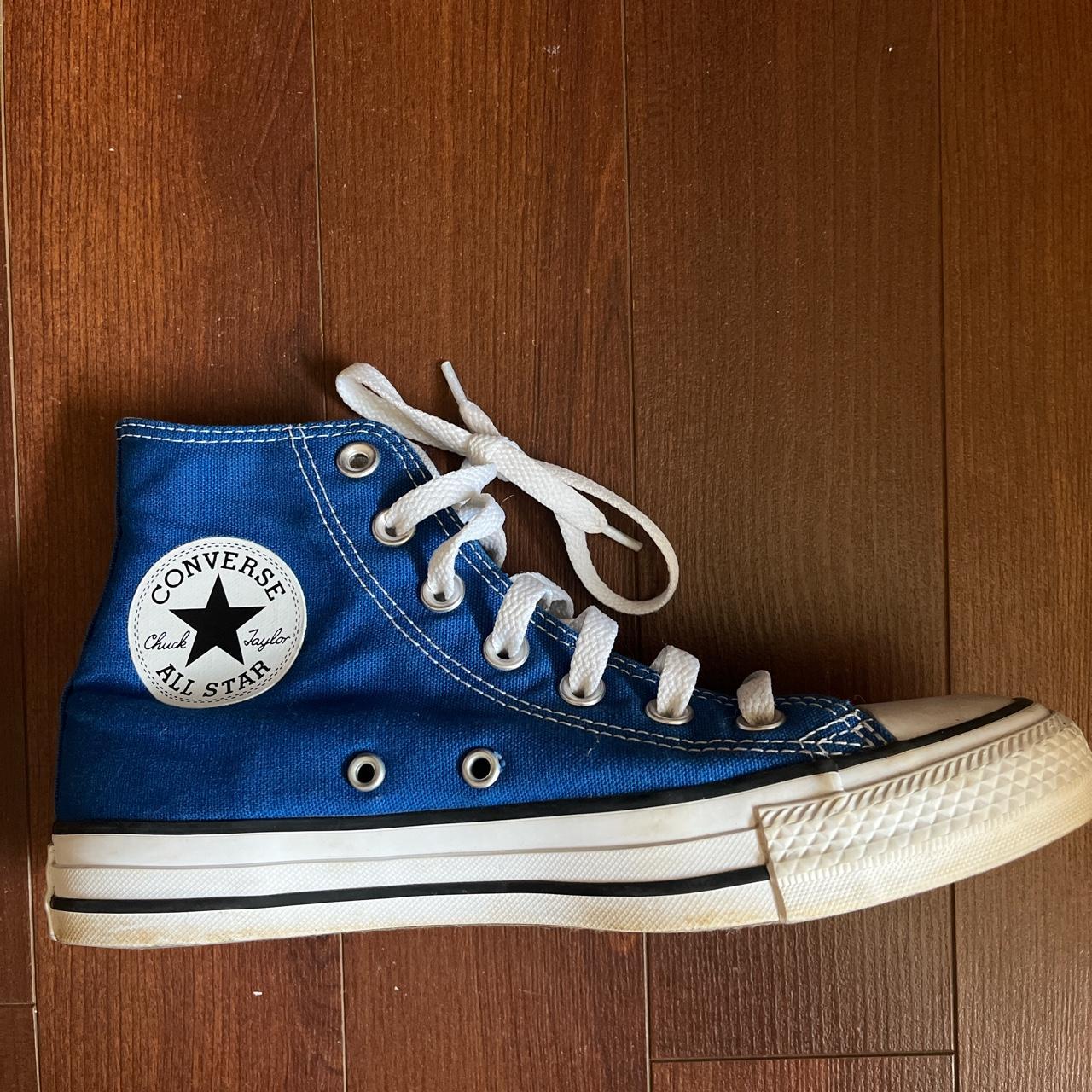 Converse Men's Blue and White Trainers | Depop