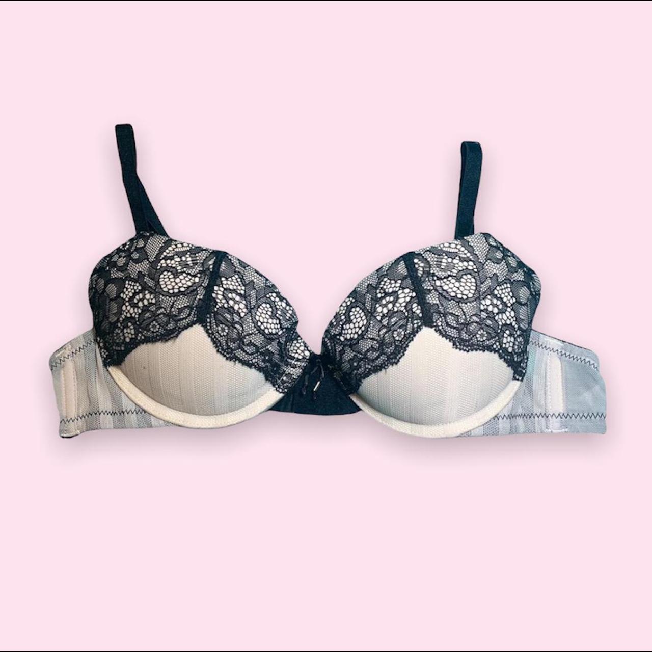 The prettiest yamamay bra with beautiful lace detail