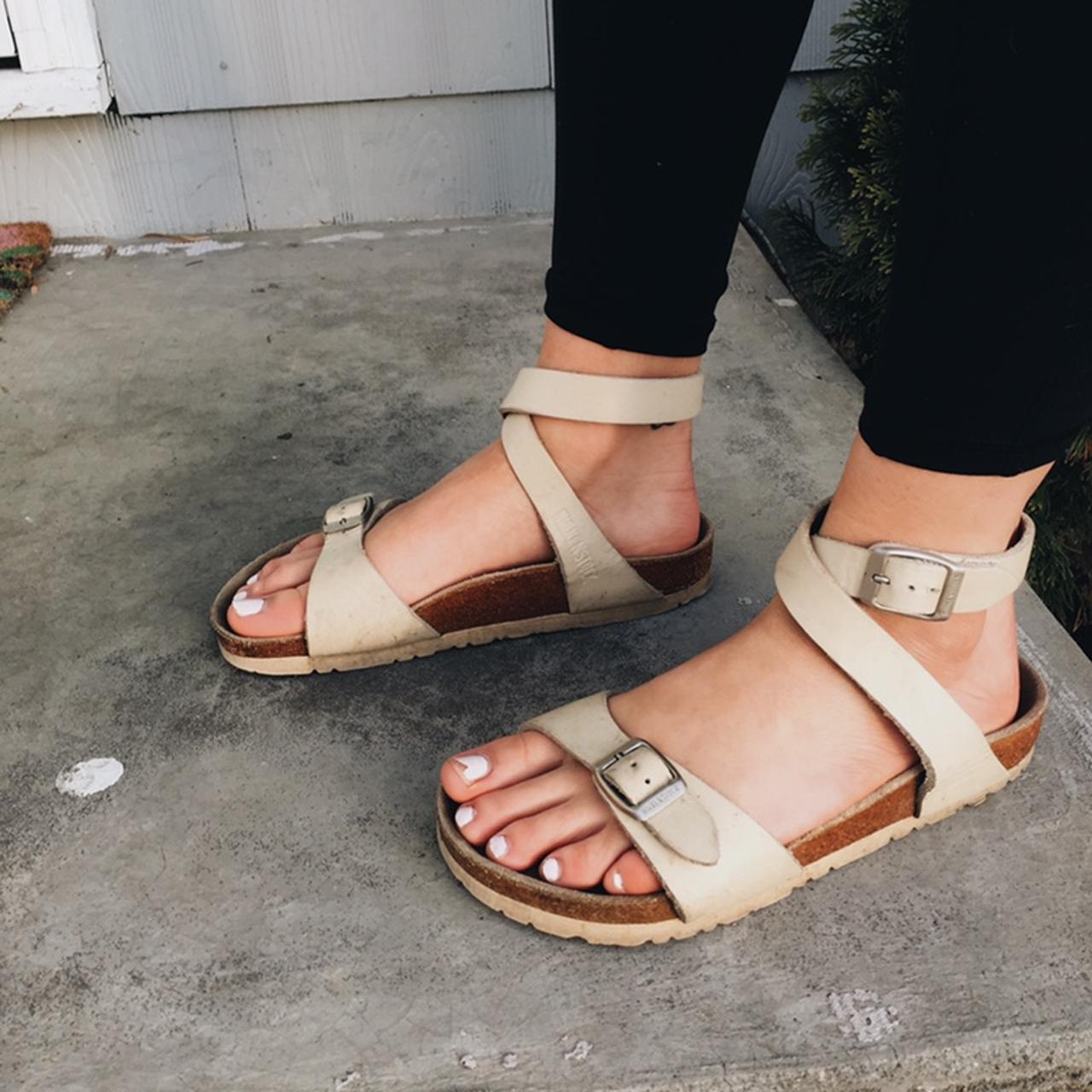 Wrap store around birkenstocks