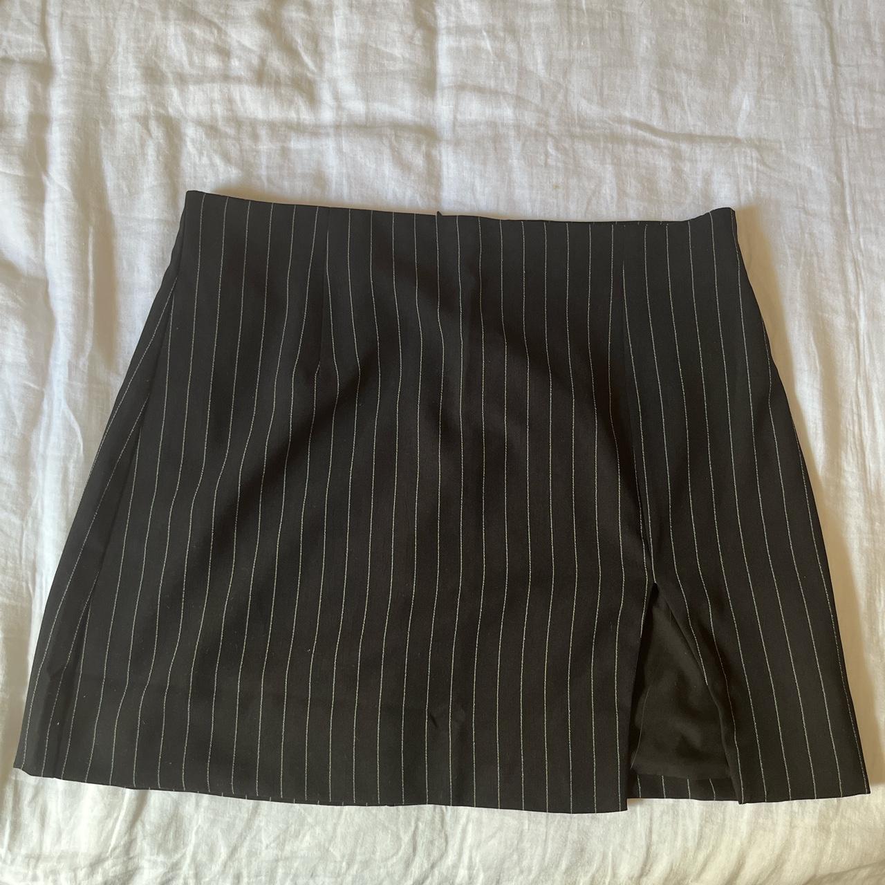 Superdown pinstripe mini skirt with side slit. Size... - Depop