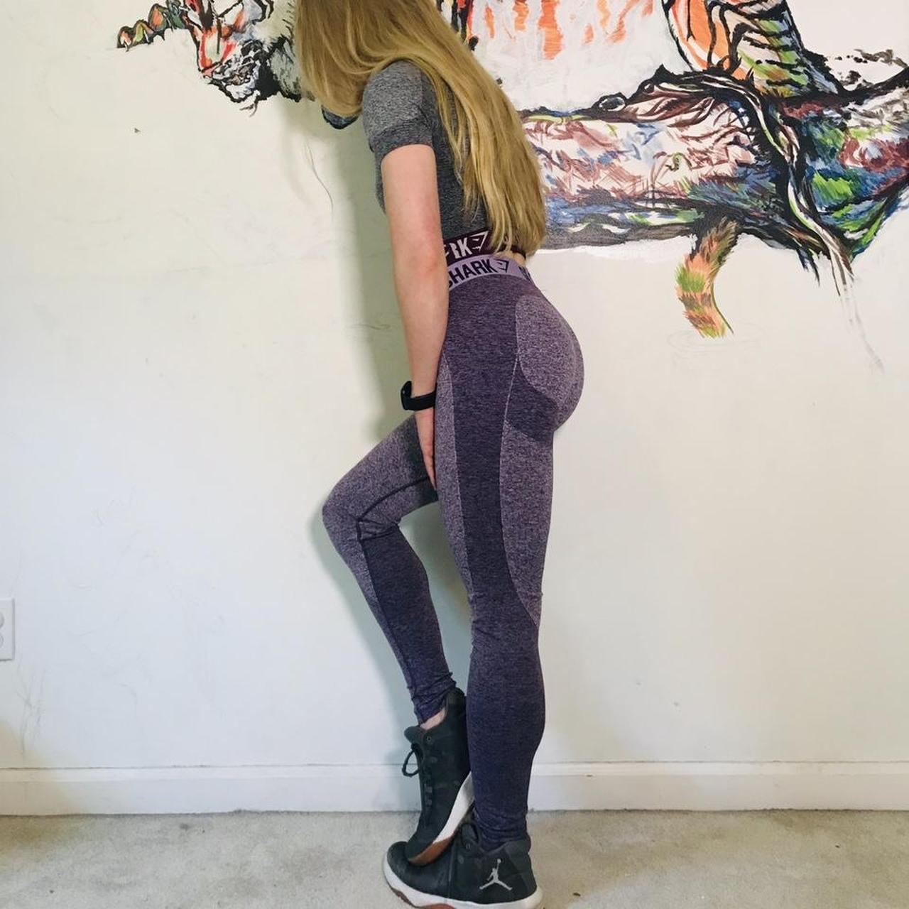 Gymshark flex crop top! Size xs. Model is 5’1” 32b... Depop