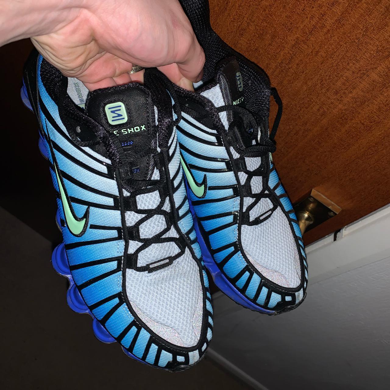 nike shox hyper blue