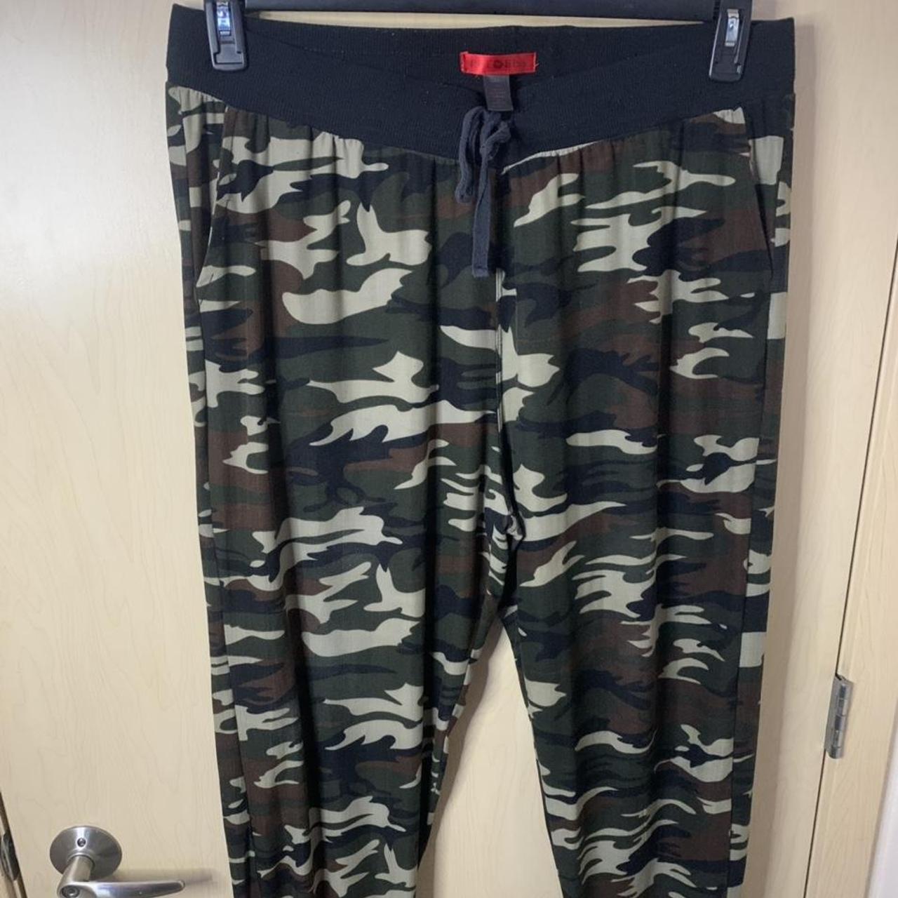 Hot kiss 2025 camo joggers