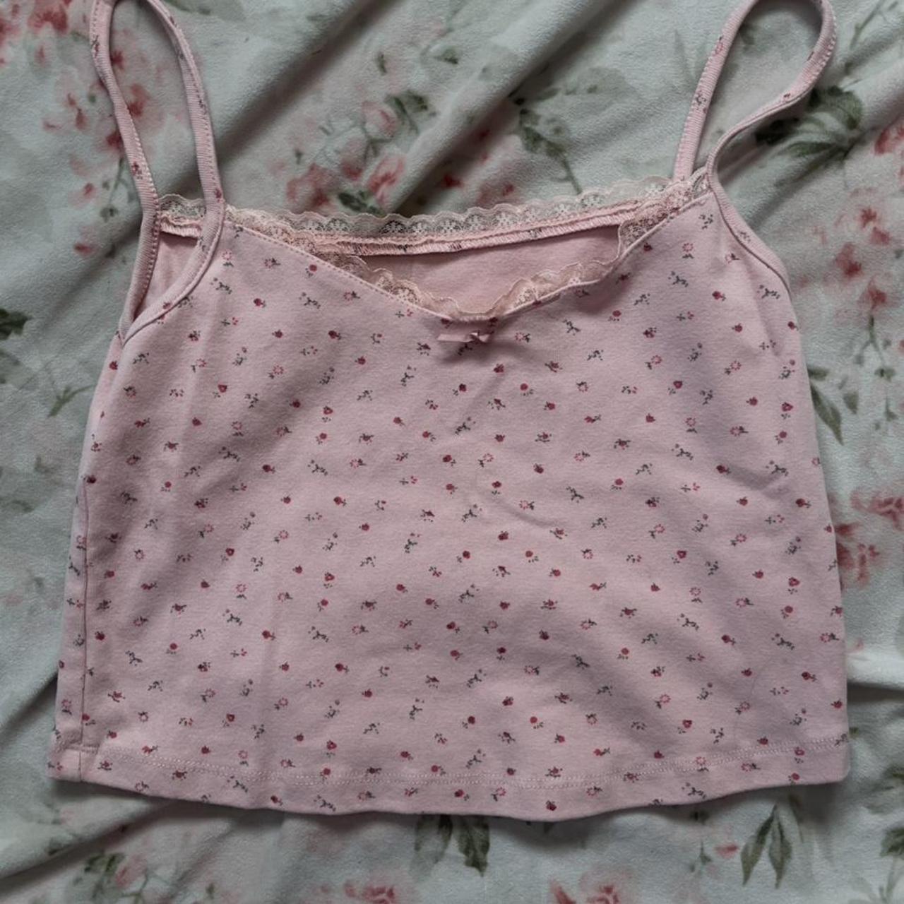 brandy melville dupe top no tag, but my best guess... Depop