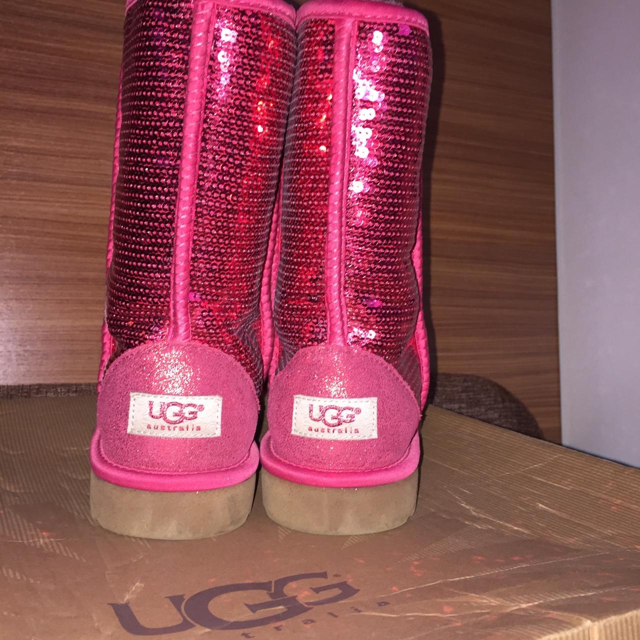 Red sparkle deals ugg boots