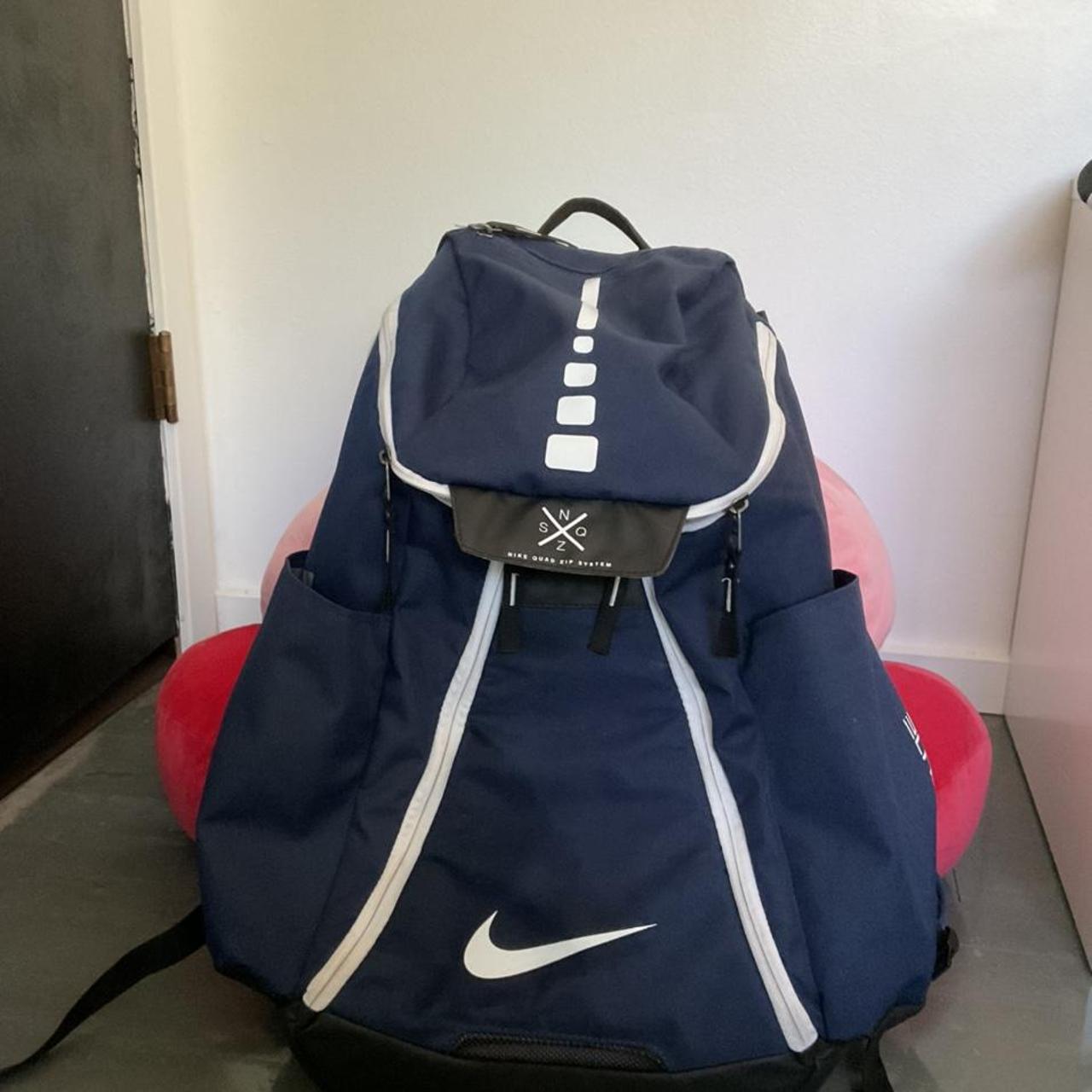 Nike Men's Navy Bag | Depop