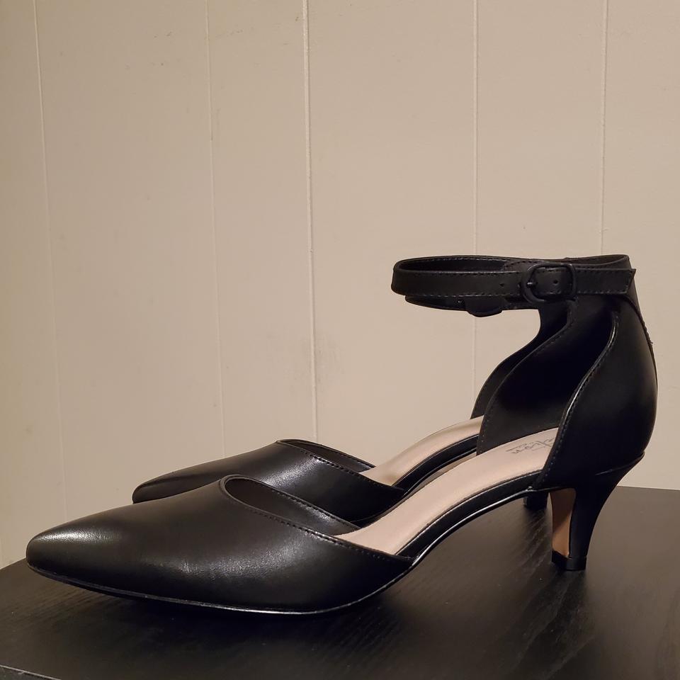 Clarks Linvale Edyth black leather pumps kitten. Depop