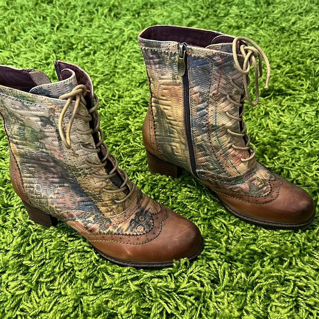 the most amazing prairie boots!! genuine quilt sewn... - Depop