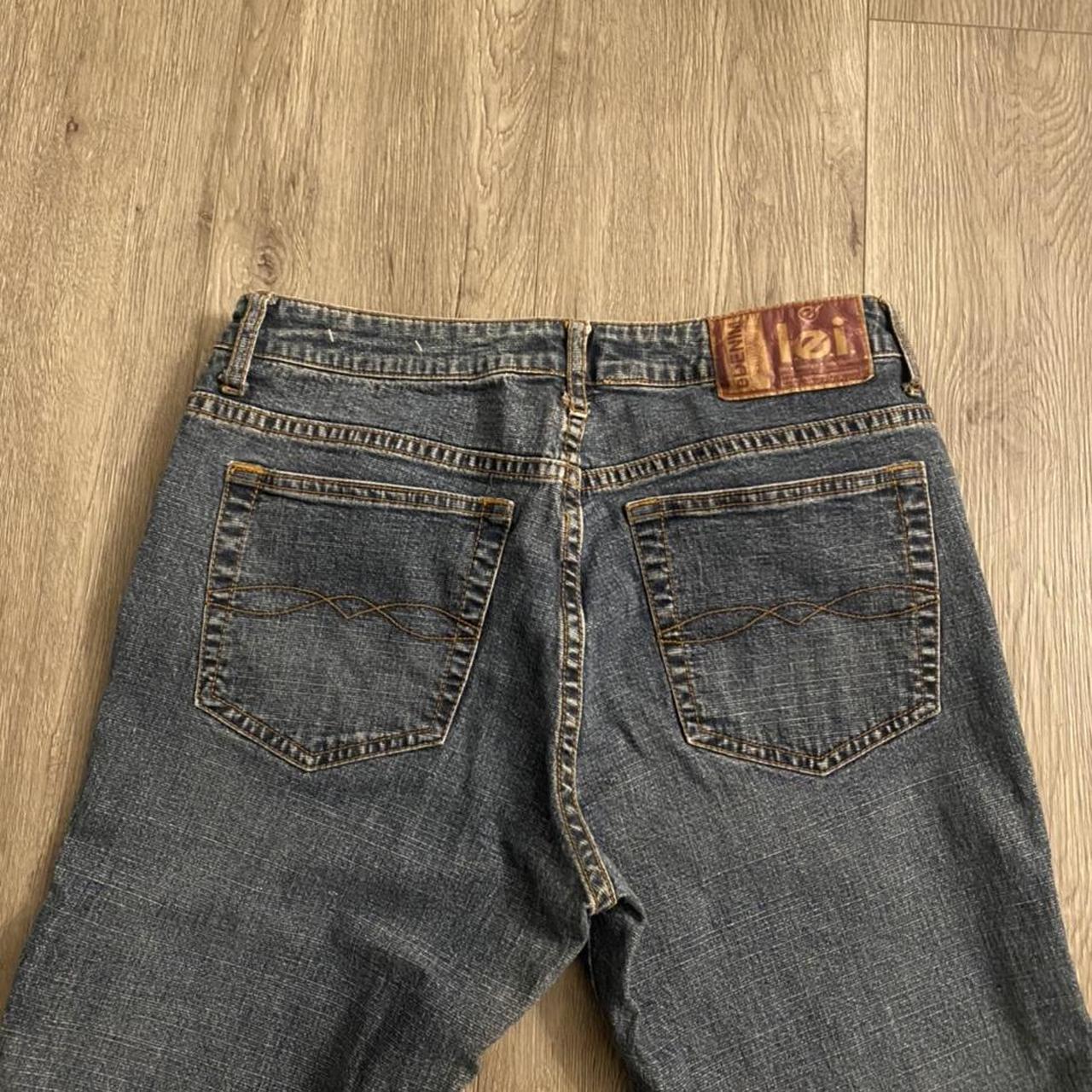 Levi's Women's Blue Jeans | Depop