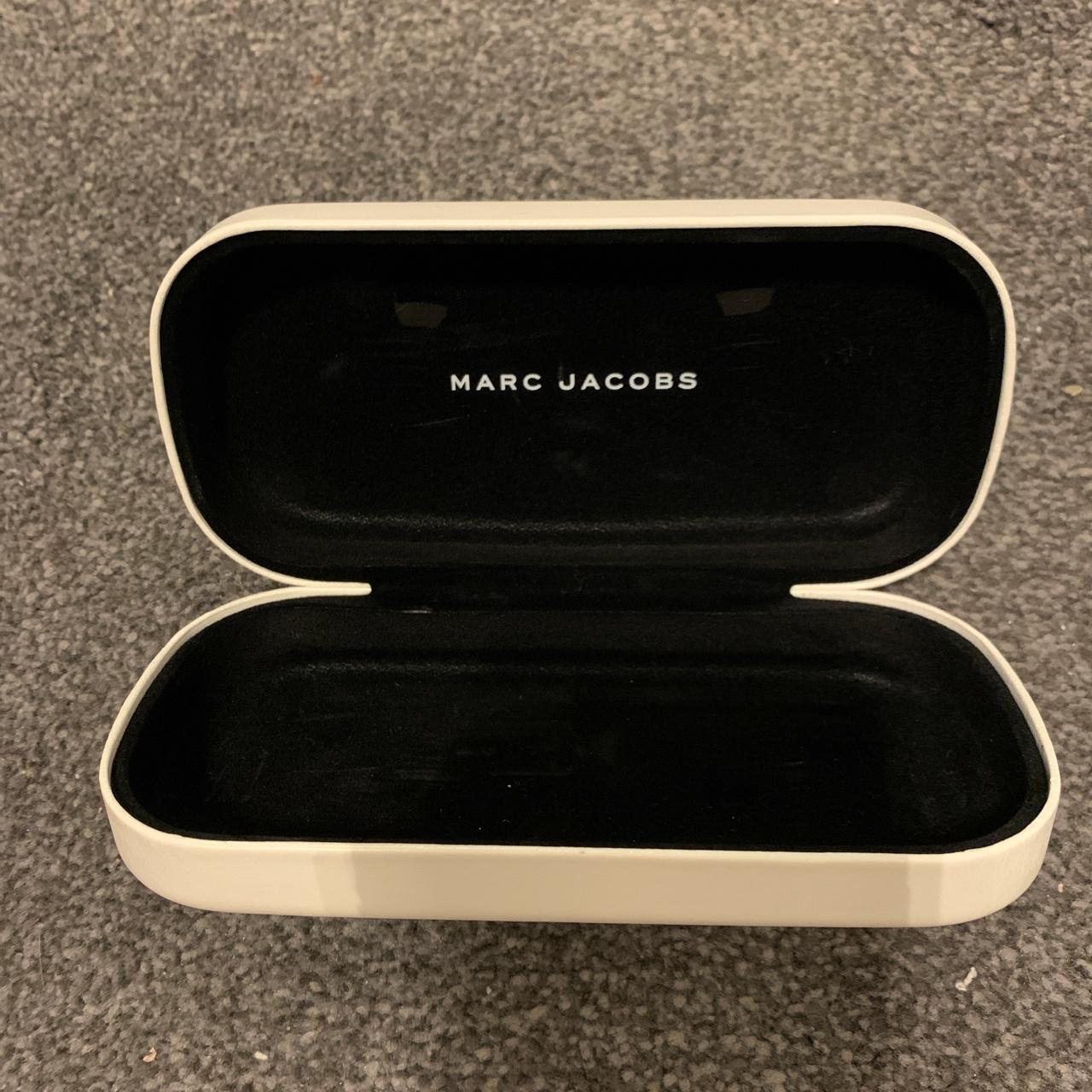 Marc jacobs discount sunglasses case