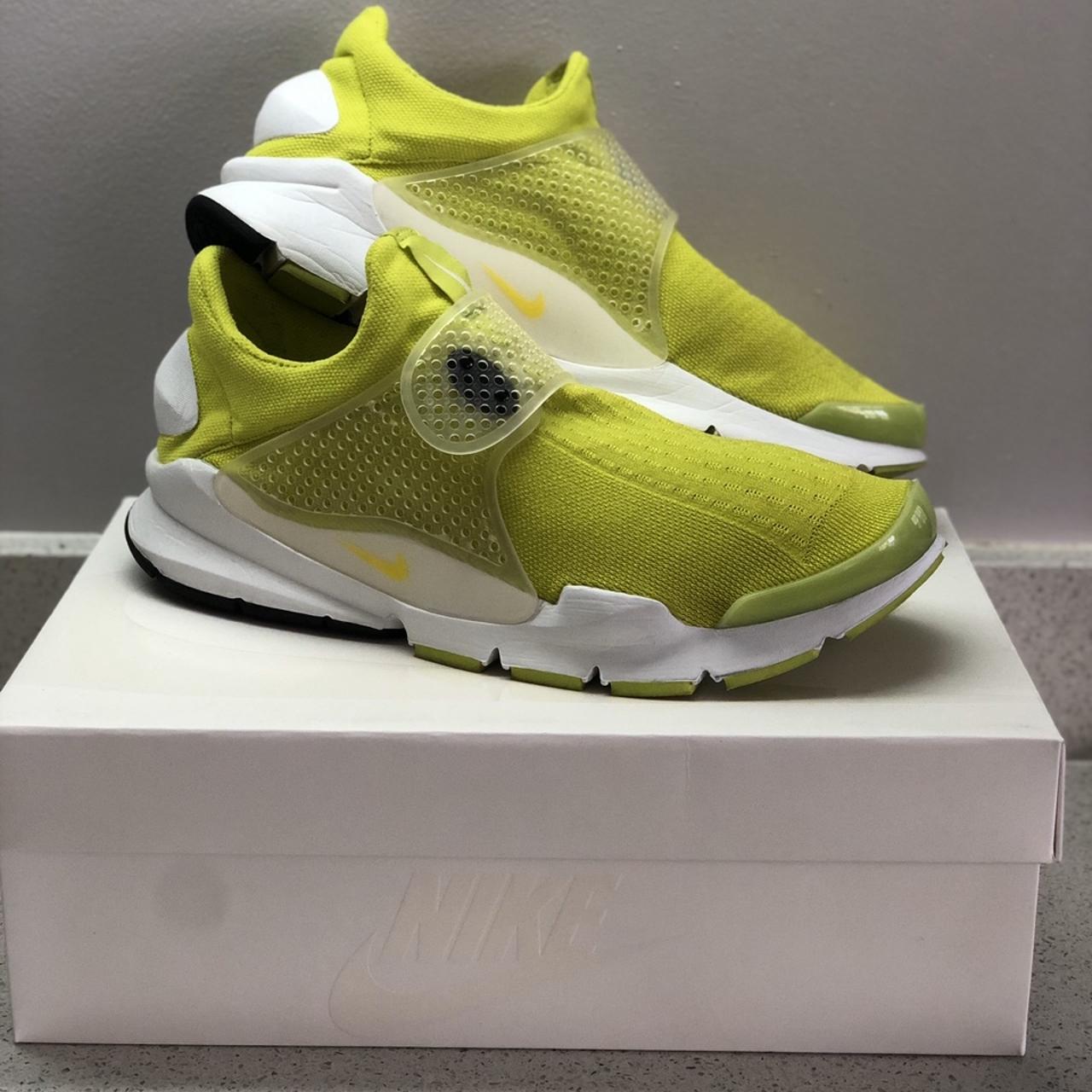 Nike sock clearance dart neon yellow