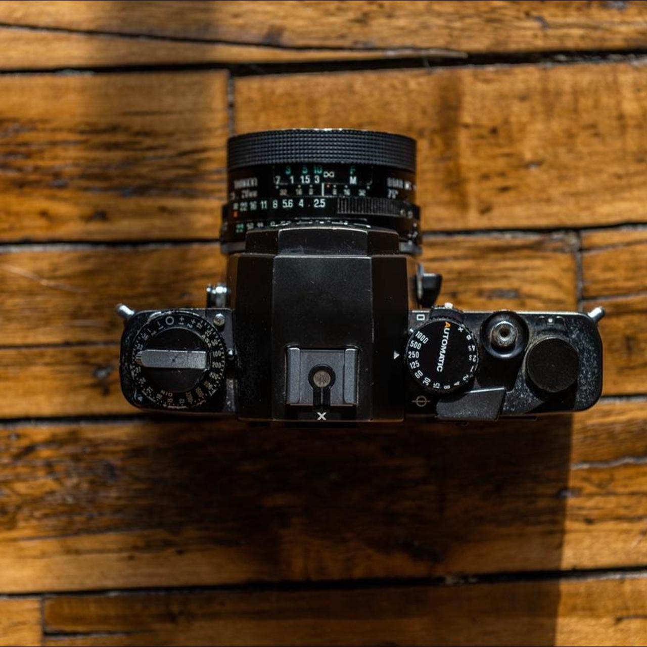 Leica Black Cameras-and-accessories (2)