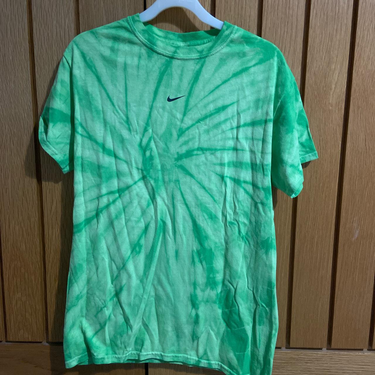 nike-women-s-t-shirt-depop