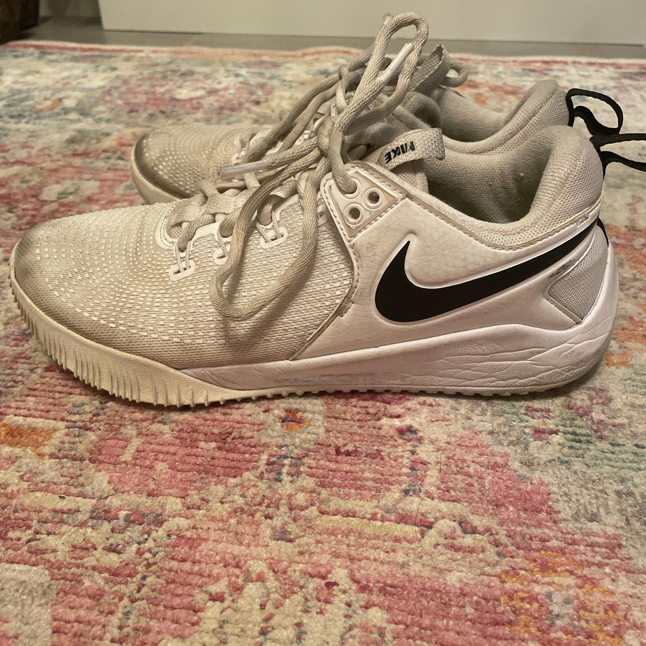 womens plain white nike trainers